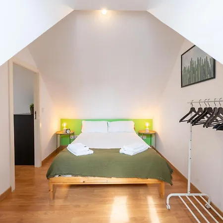 Hill House - No. 589a * Lisbon