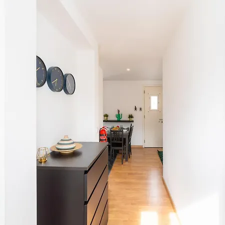 Hill House - No. 589a Apartment